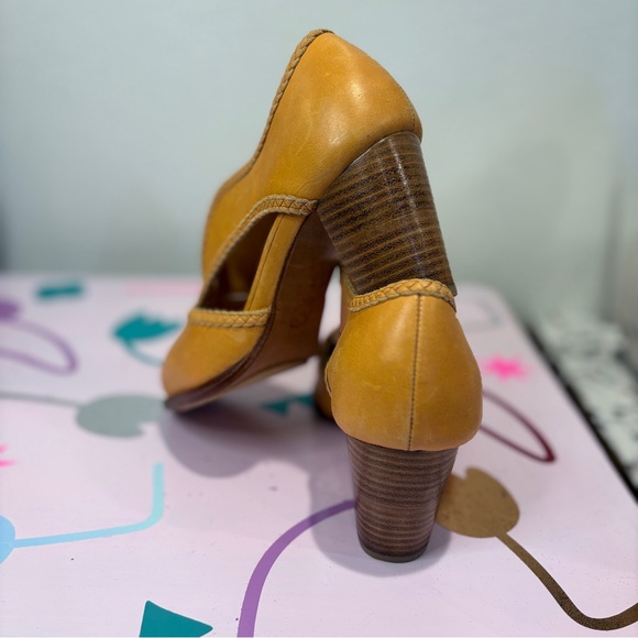 MWOB ELF Spirit Walker Bootie in Light Tan Women's Heels Size 7 - Picture 12 of 16